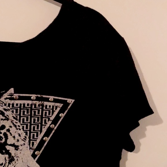 Charlotte Russe Assymetrical Off Shoulder High Low 3-D Tiger Short Sleeve Shirt - Picture 16 of 16